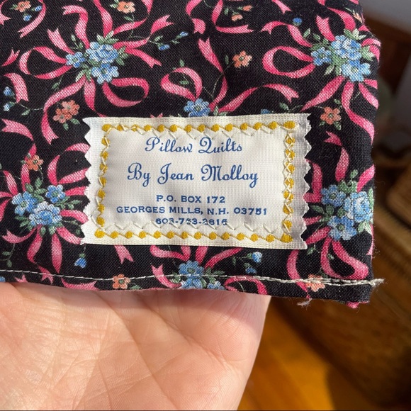 Handmade floral pillow quilt💐 - Picture 4 of 9